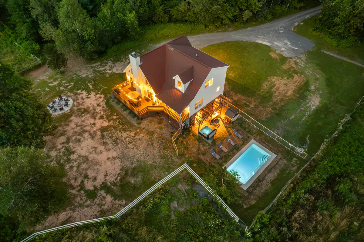 Airbnb Photography in Saugerties, NY | Twilight Mountain Retreat