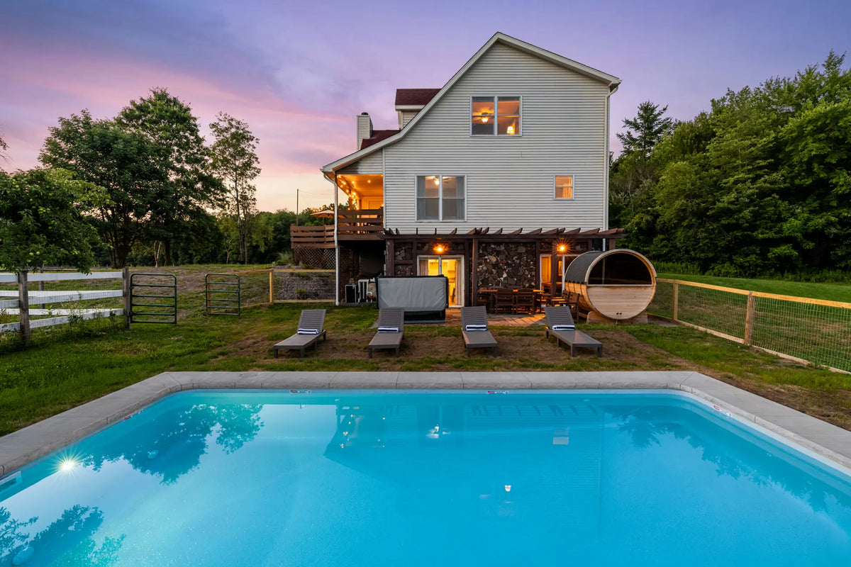 Airbnb Photography in Saugerties, NY | Twilight Mountain Retreat