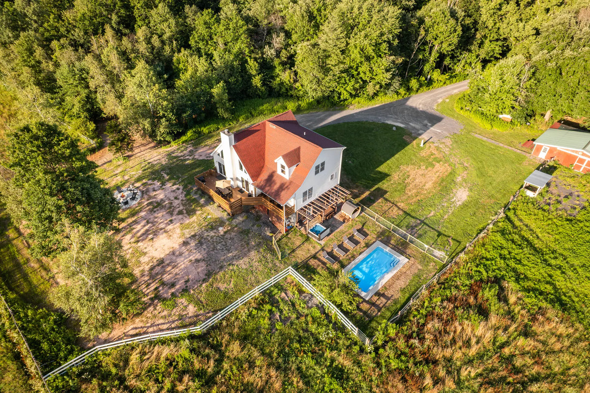 Airbnb Photography in Saugerties, NY | Twilight Mountain Retreat