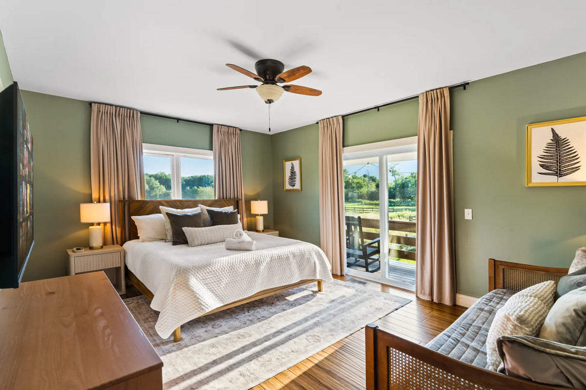 Airbnb Photography in Saugerties, NY | Twilight Mountain Retreat