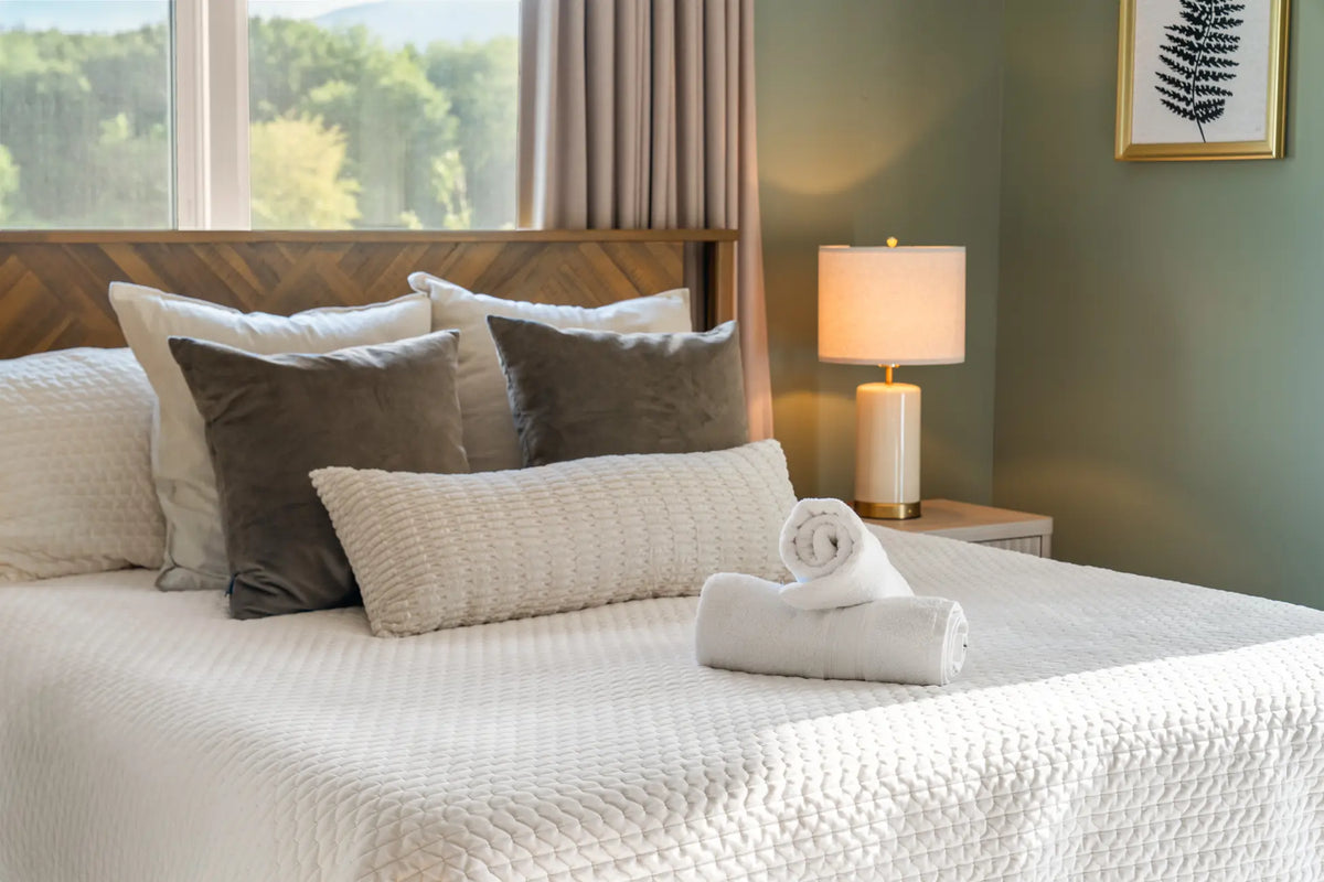 Airbnb Photography in Saugerties, NY | Twilight Mountain Retreat