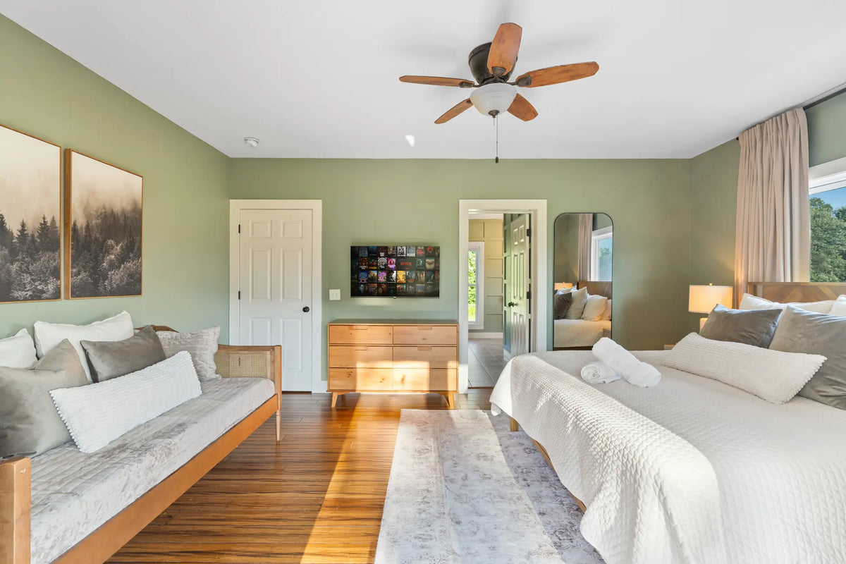 Airbnb Photography in Saugerties, NY | Twilight Mountain Retreat
