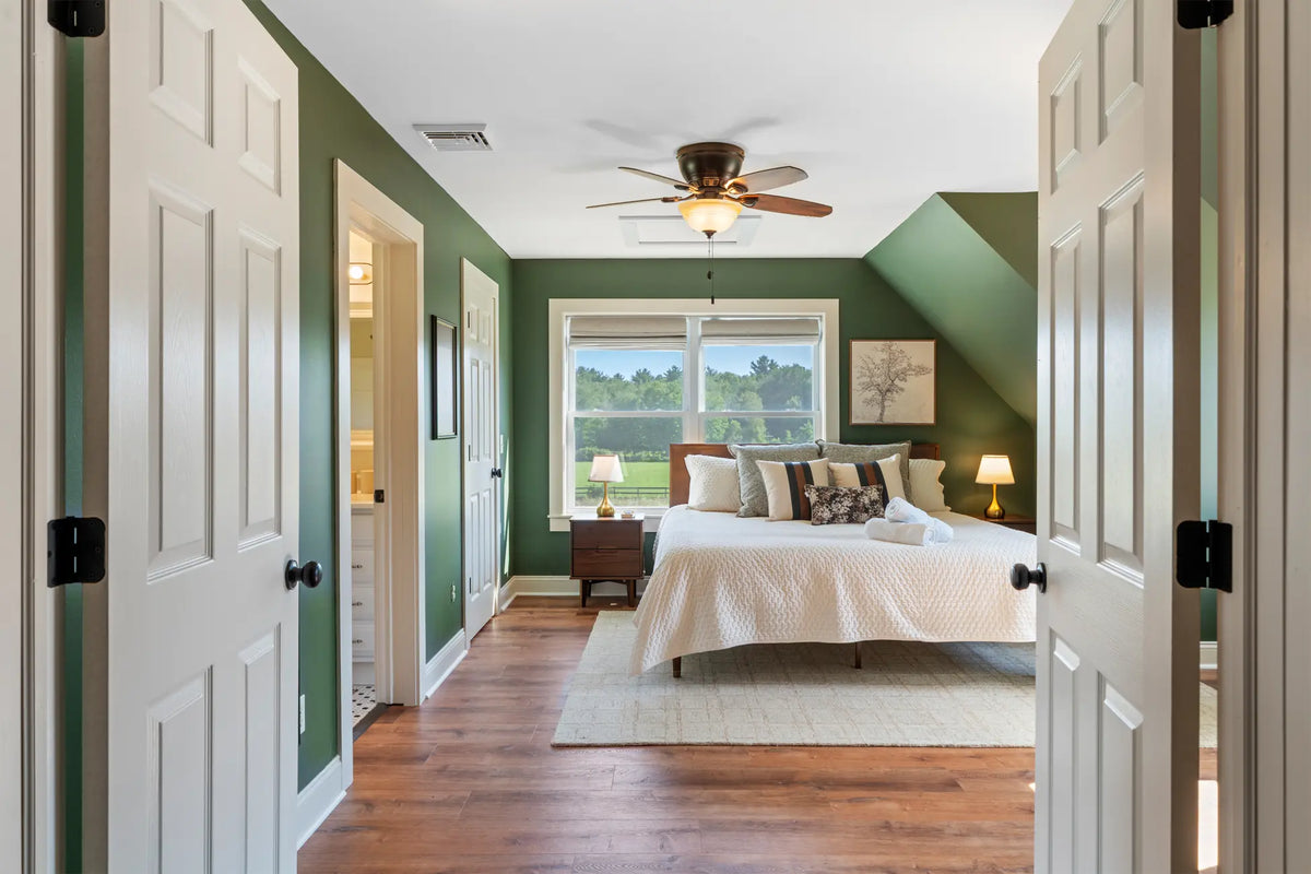 Airbnb Photography in Saugerties, NY | Twilight Mountain Retreat