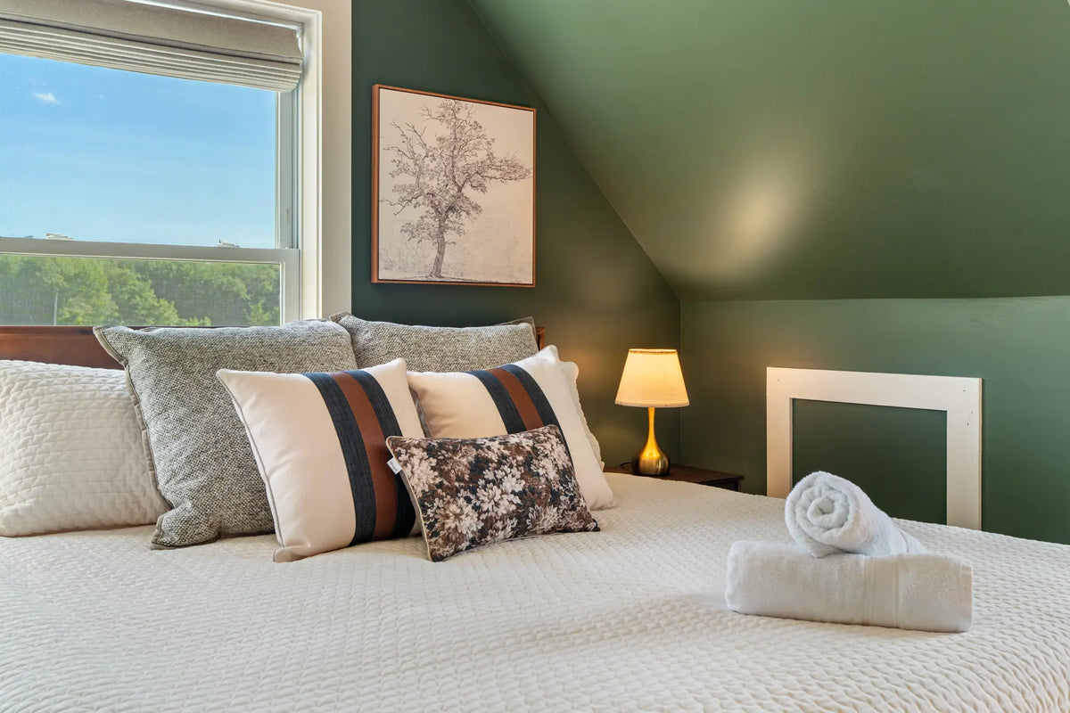 Airbnb Photography in Saugerties, NY | Twilight Mountain Retreat
