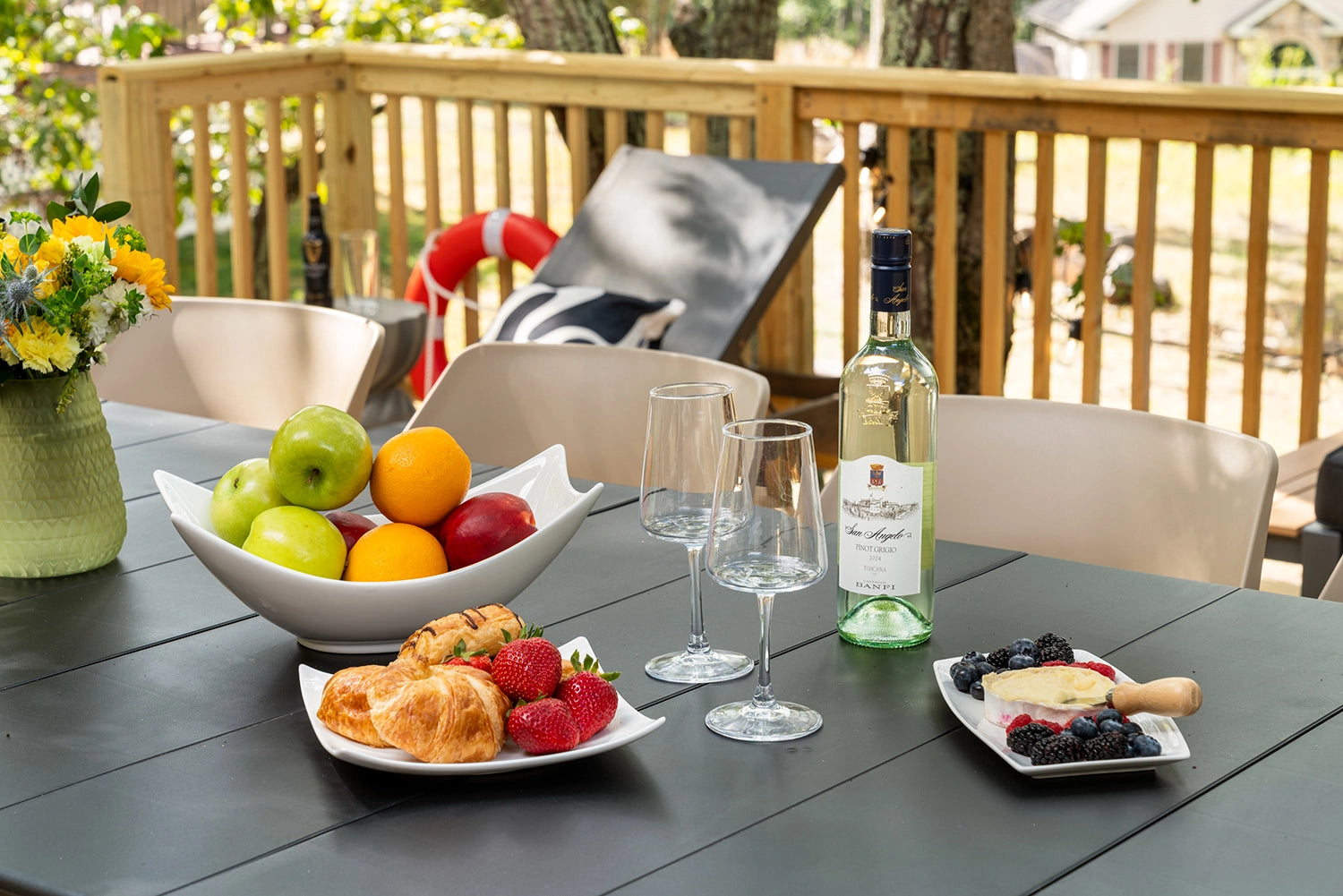 Airbnb Photography: Modern Retreat at Penn Estates, East Stroudsburg