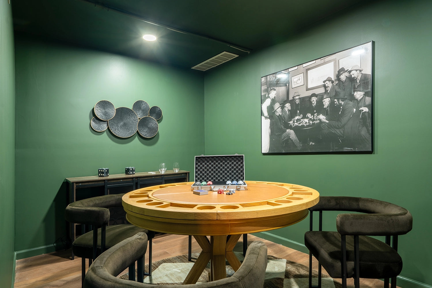 Airbnb Photography: Modern Retreat at Penn Estates, East Stroudsburg