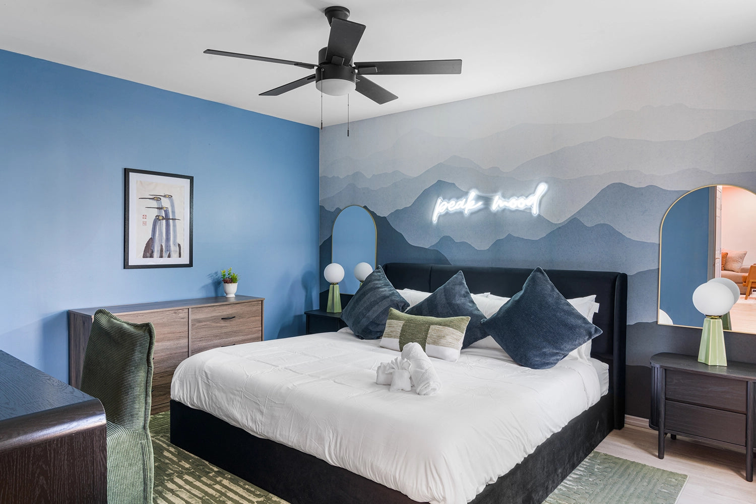 Airbnb Photography: Modern Retreat at Penn Estates, East Stroudsburg