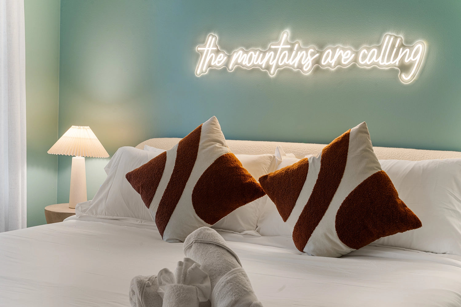 Airbnb Photography: Modern Retreat at Penn Estates, East Stroudsburg