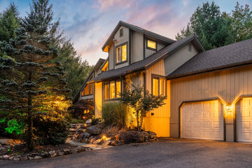 Airbnb Photography: Modern Retreat in Long Pond, PA