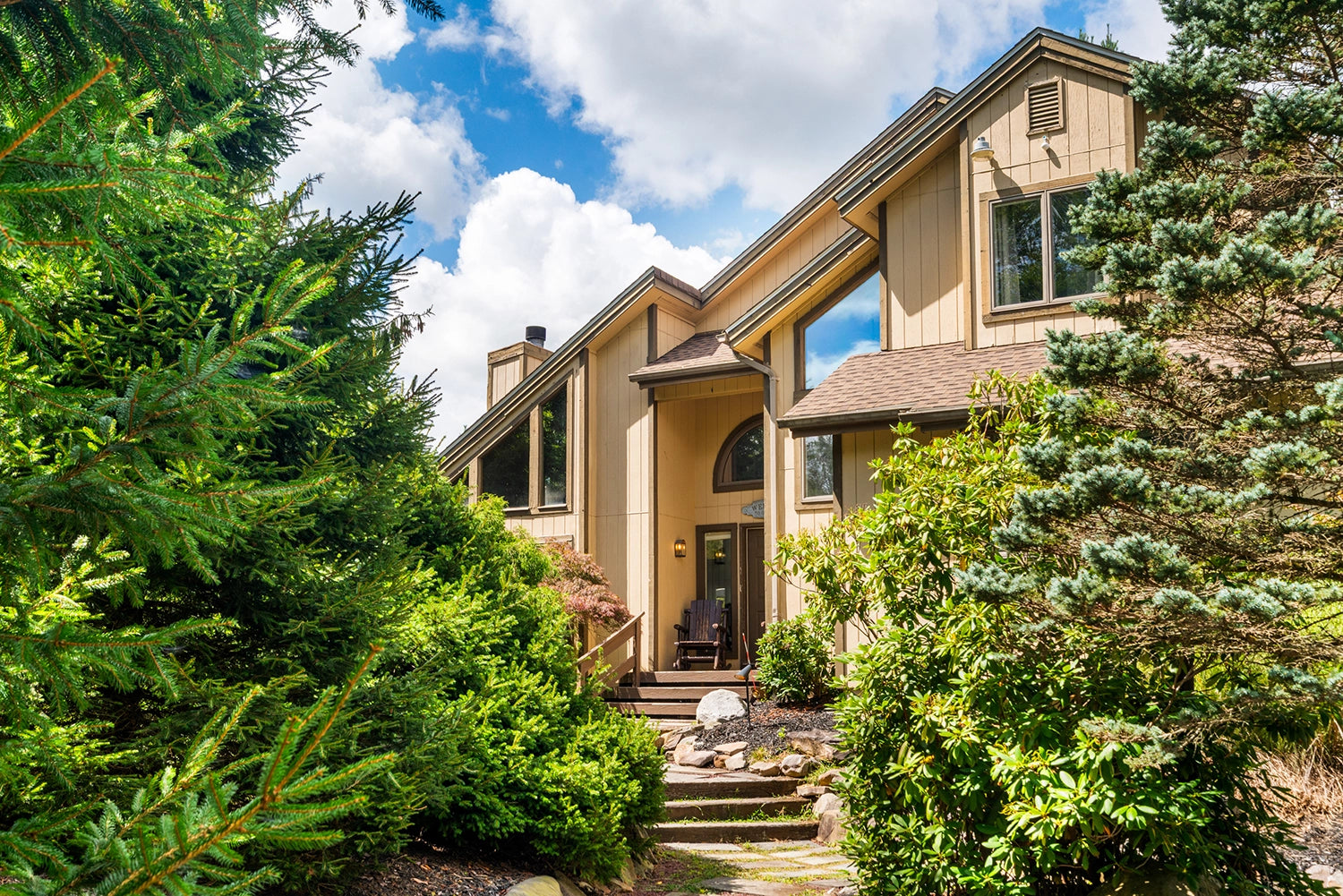 Airbnb Photography: Modern Retreat in Long Pond, PA