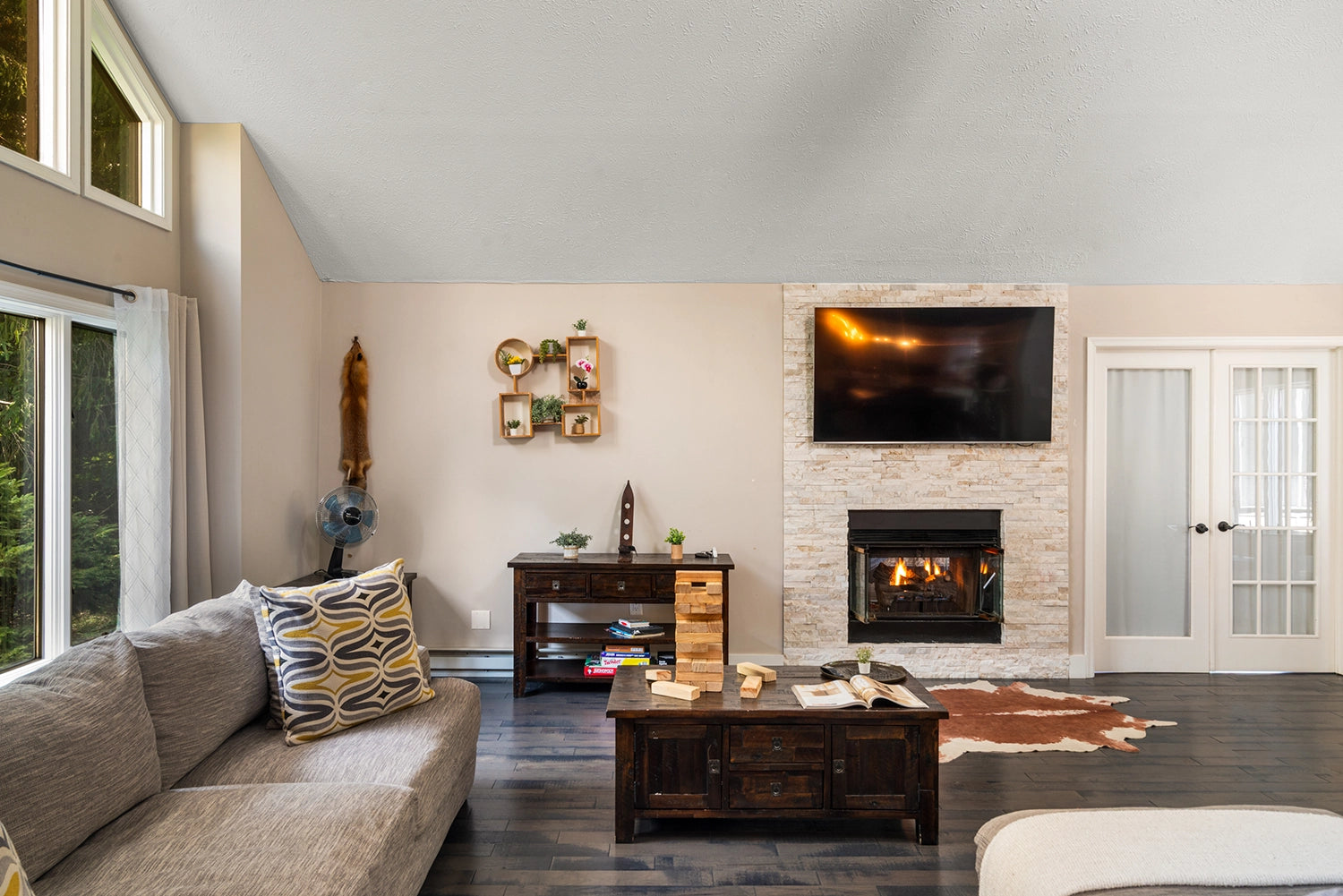 Airbnb Photography: Modern Retreat in Long Pond, PA