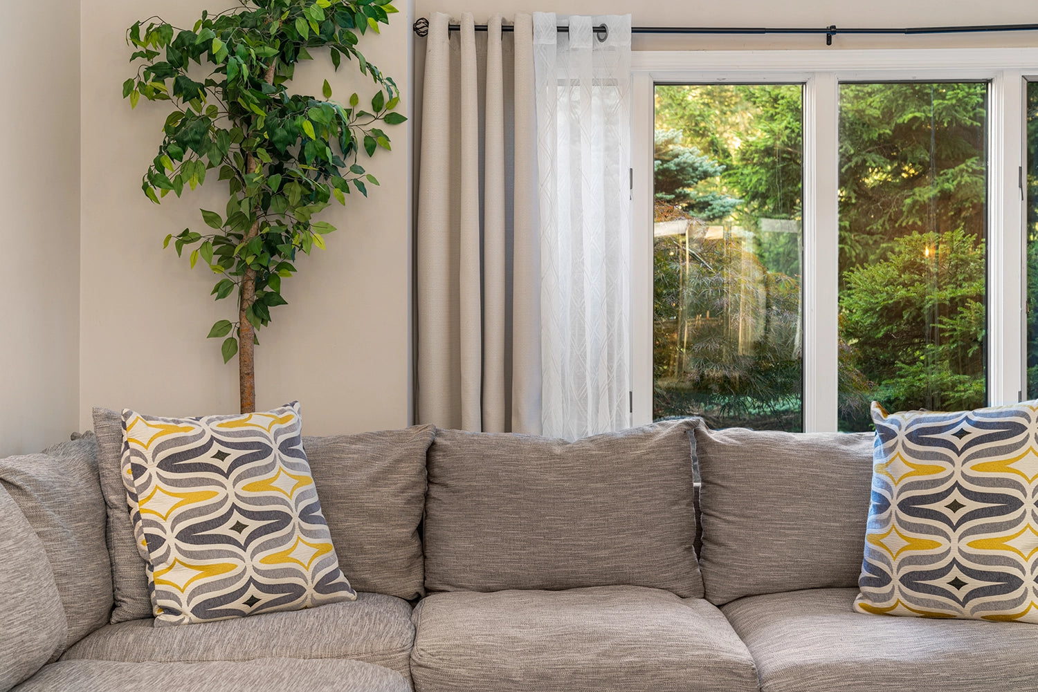 Airbnb Photography: Modern Retreat in Long Pond, PA