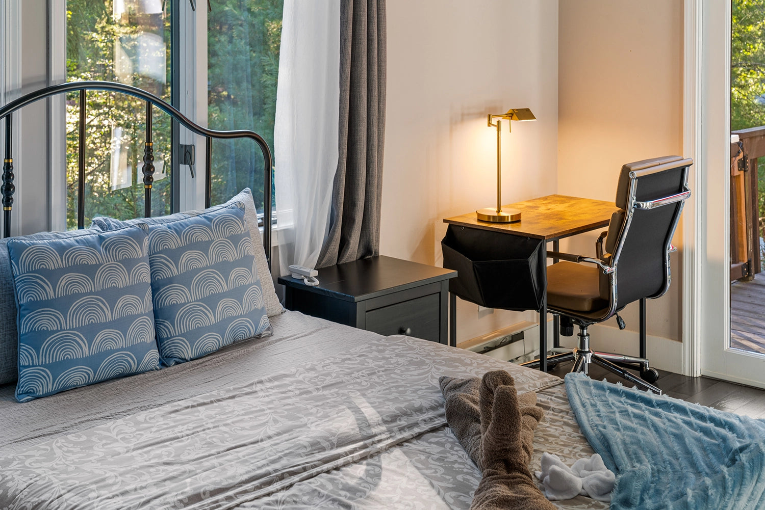 Airbnb Photography: Modern Retreat in Long Pond, PA