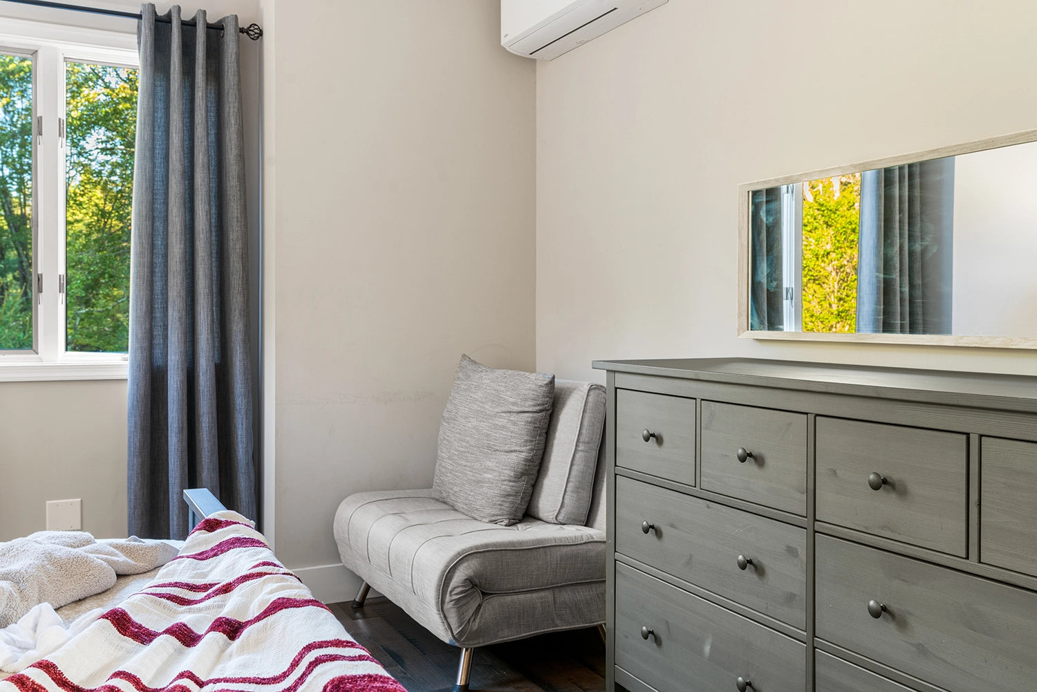 Airbnb Photography: Modern Retreat in Long Pond, PA