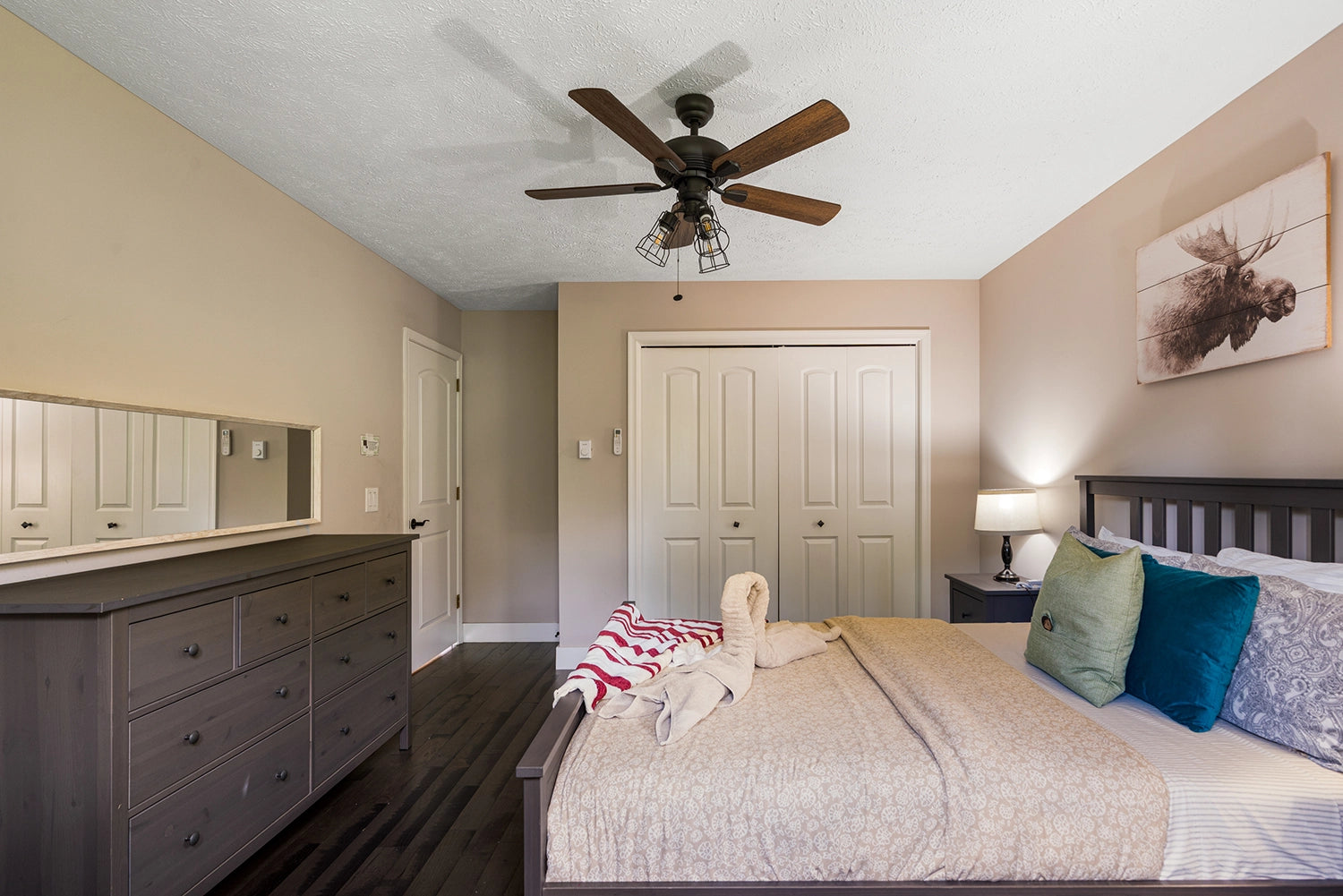 Airbnb Photography: Modern Retreat in Long Pond, PA