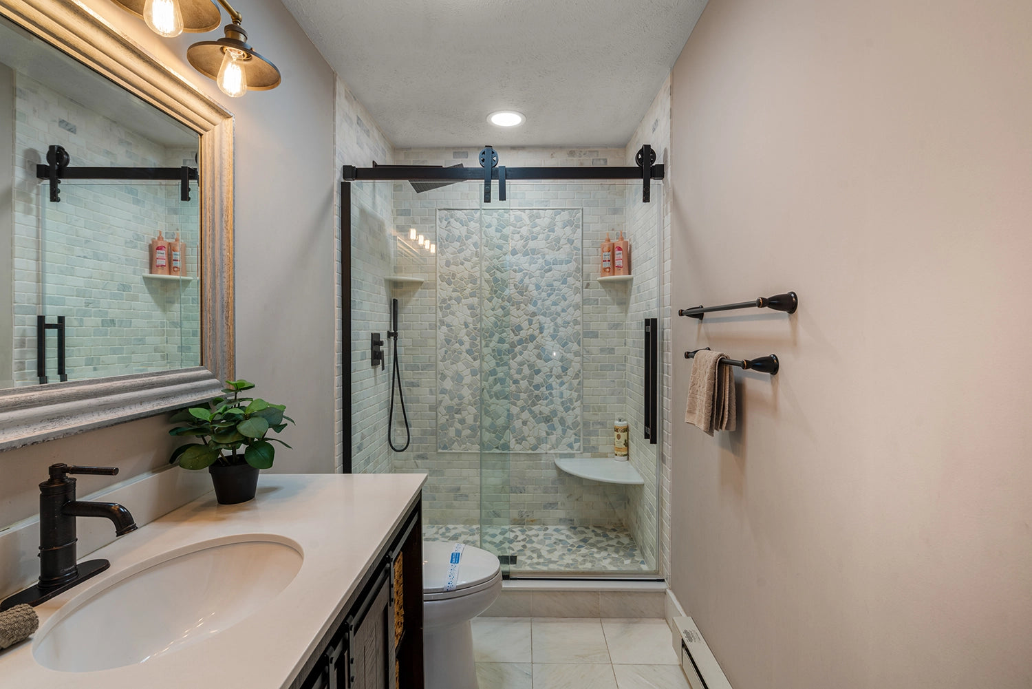 Airbnb Photography: Modern Retreat in Long Pond, PA