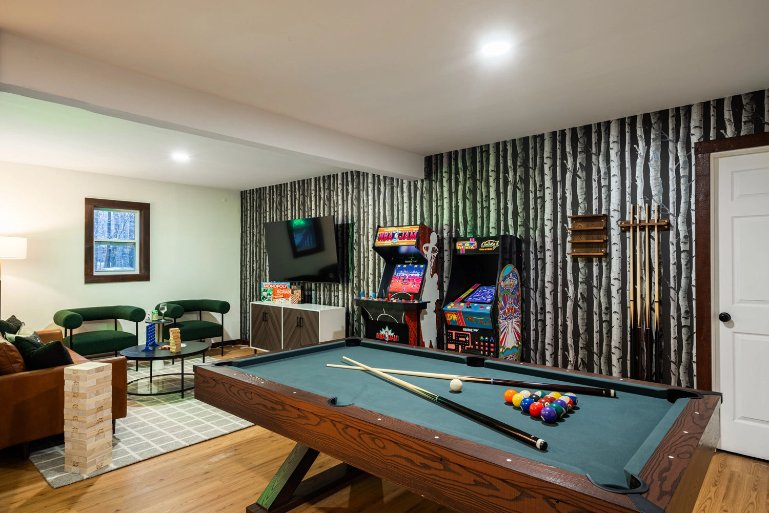 Airbnb Photography: Modern Chalet with Game Room in Tobyhanna, PA
