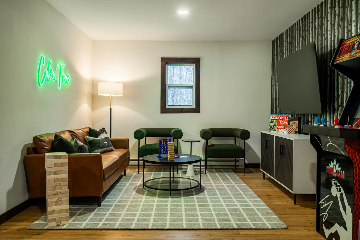Airbnb Photography: Modern Chalet with Game Room in Tobyhanna, PA