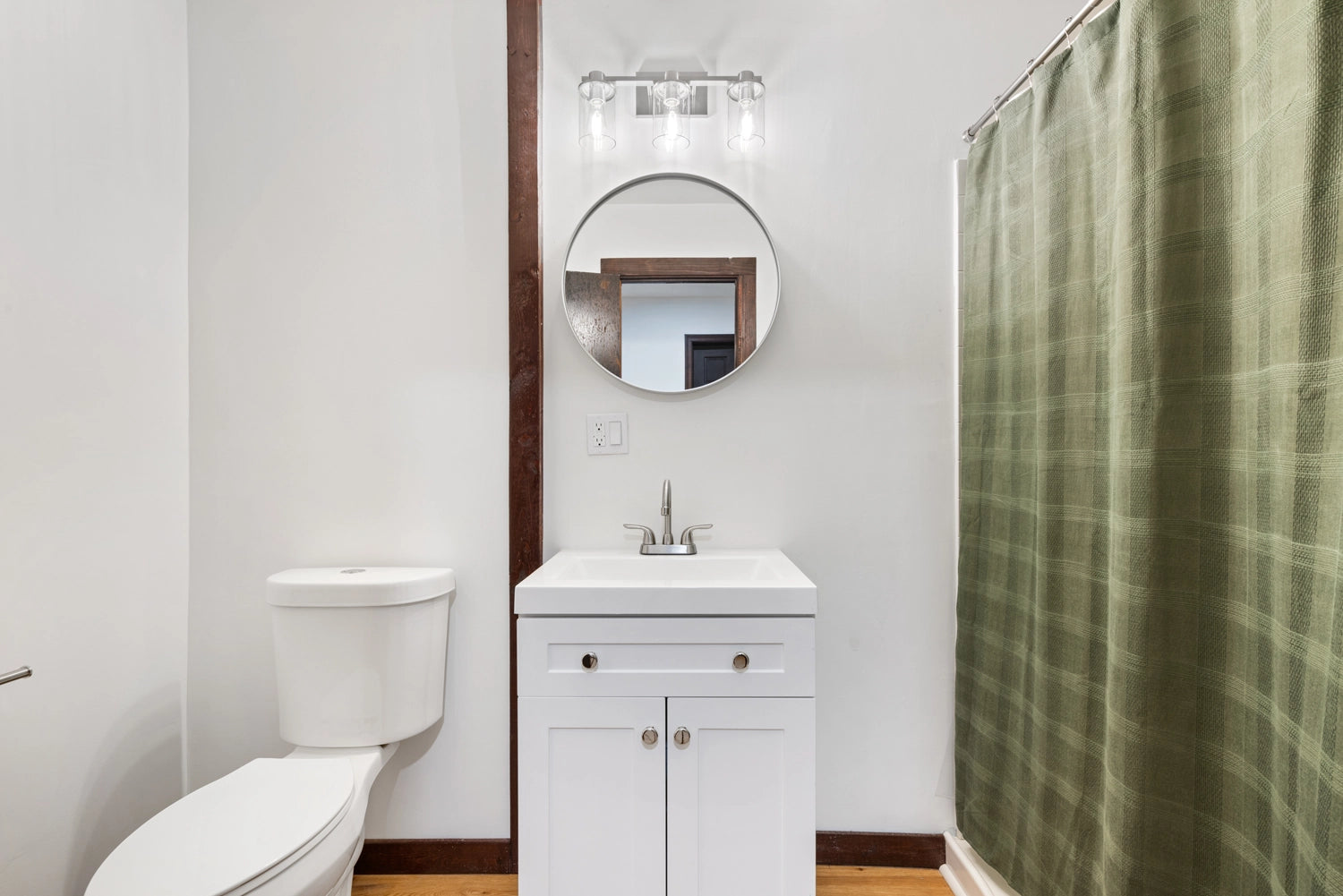 Airbnb Photography: Modern Chalet with Game Room in Tobyhanna, PA