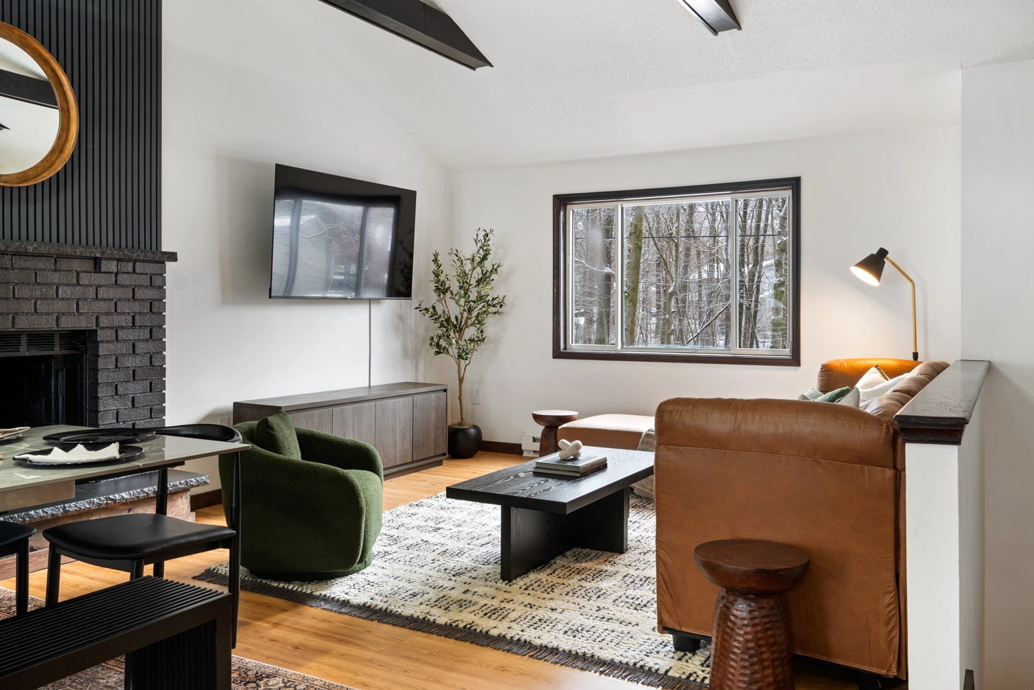 Airbnb Photography: Modern Chalet with Game Room in Tobyhanna, PA