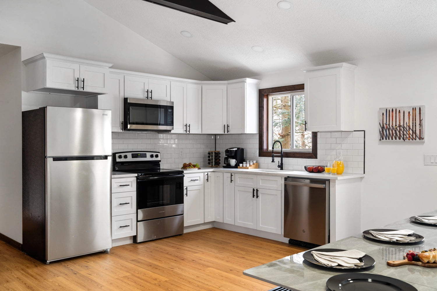 Airbnb Photography: Modern Chalet with Game Room in Tobyhanna, PA