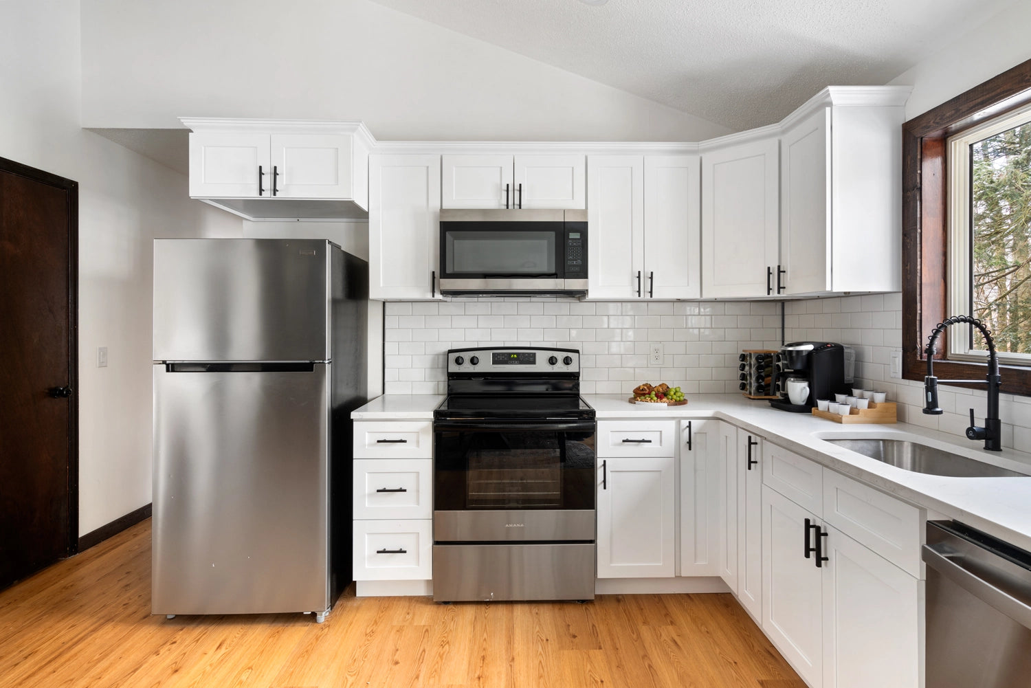 Airbnb Photography: Modern Chalet with Game Room in Tobyhanna, PA