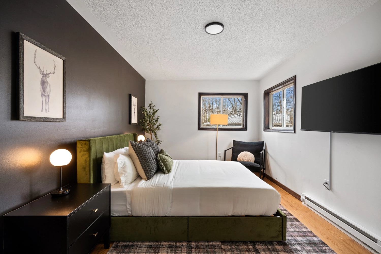 Airbnb Photography: Modern Chalet with Game Room in Tobyhanna, PA