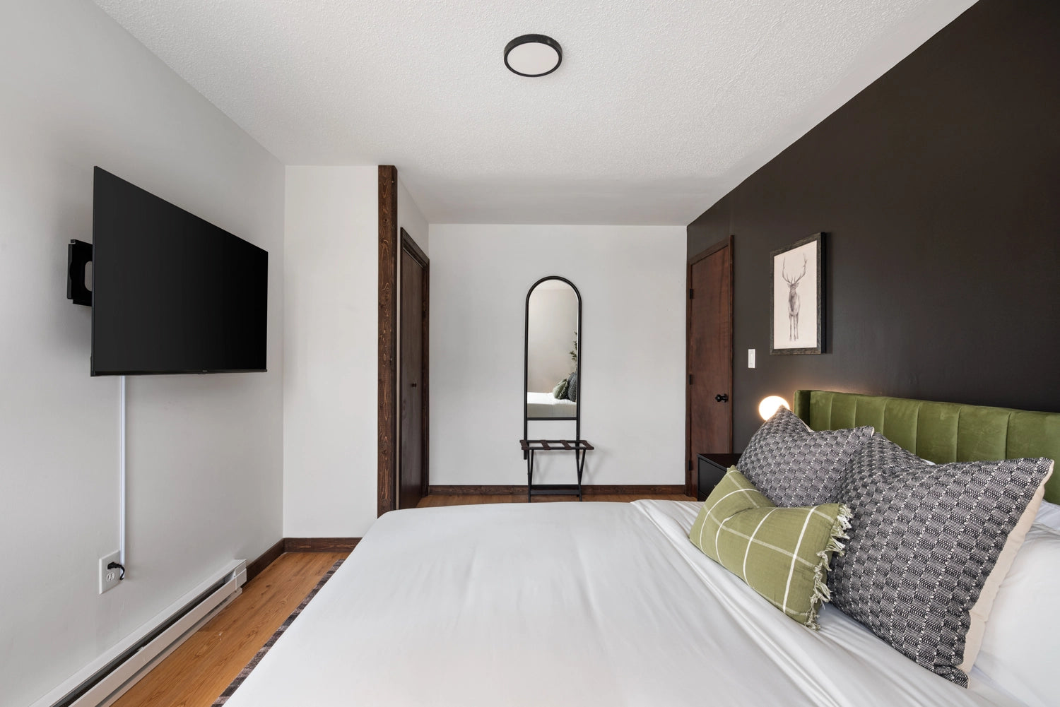 Airbnb Photography: Modern Chalet with Game Room in Tobyhanna, PA