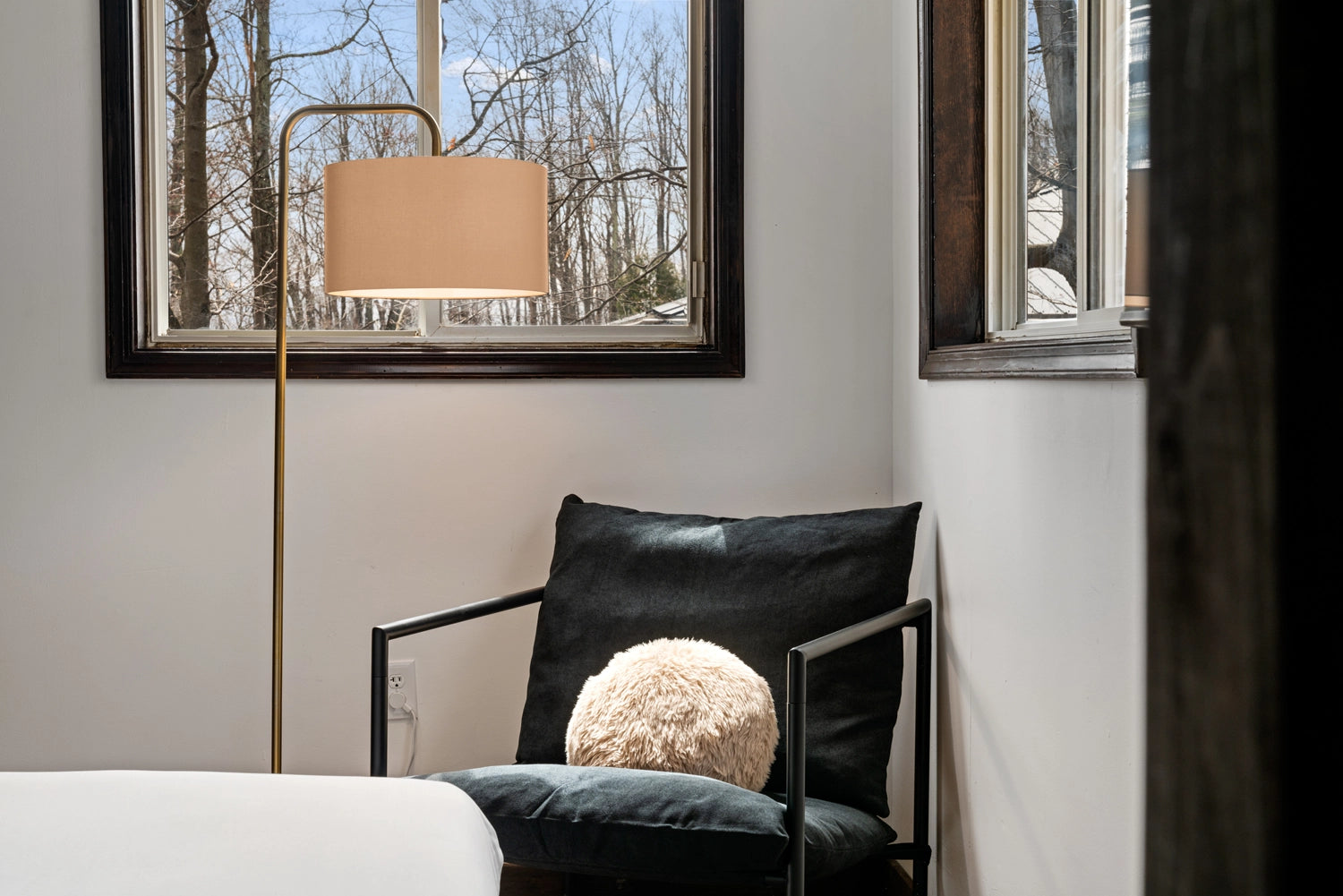 Airbnb Photography: Modern Chalet with Game Room in Tobyhanna, PA