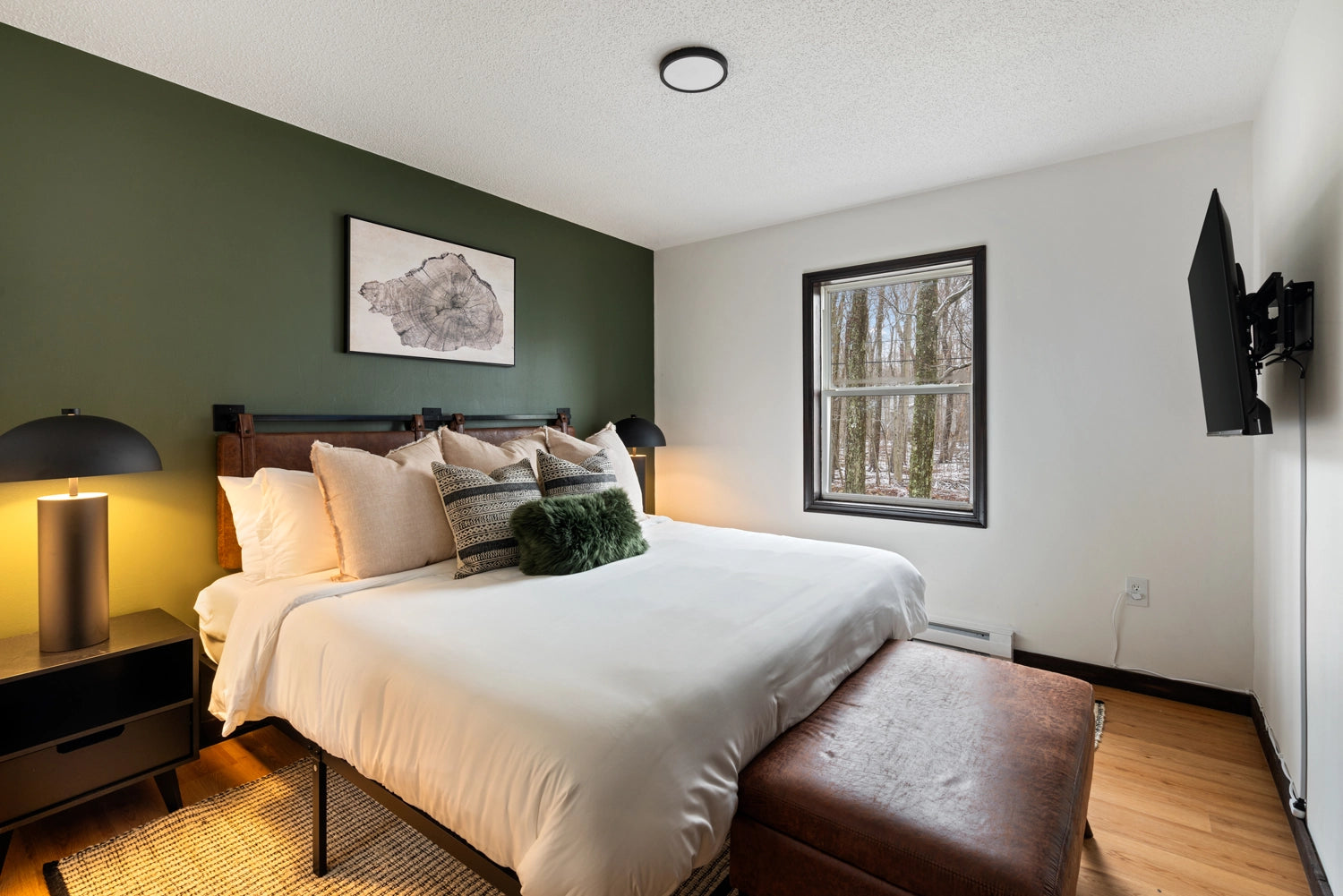 Airbnb Photography: Modern Chalet with Game Room in Tobyhanna, PA