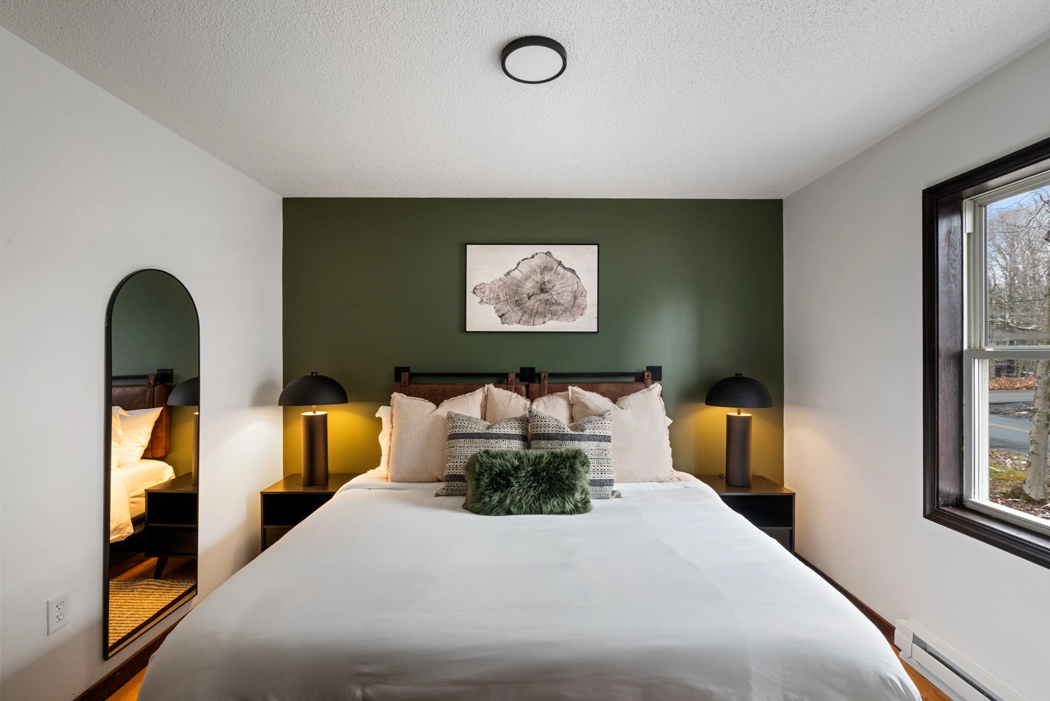 Airbnb Photography: Modern Chalet with Game Room in Tobyhanna, PA