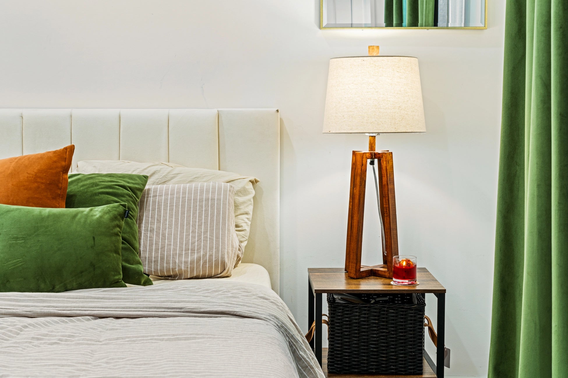 Airbnb Photography: Stylish Urban Apartment With Rooftop Patio in Jersey City, NJ