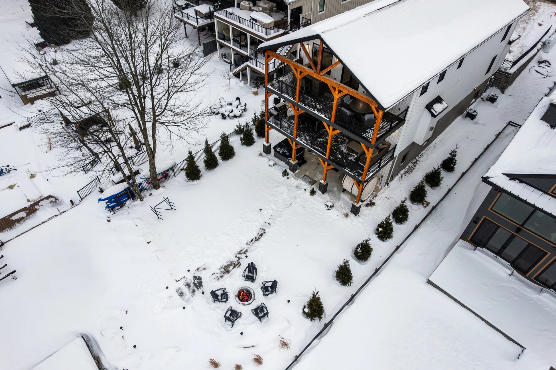 Airbnb Photography: Luxury Lakefront STR Home in Lake Harmony, PA