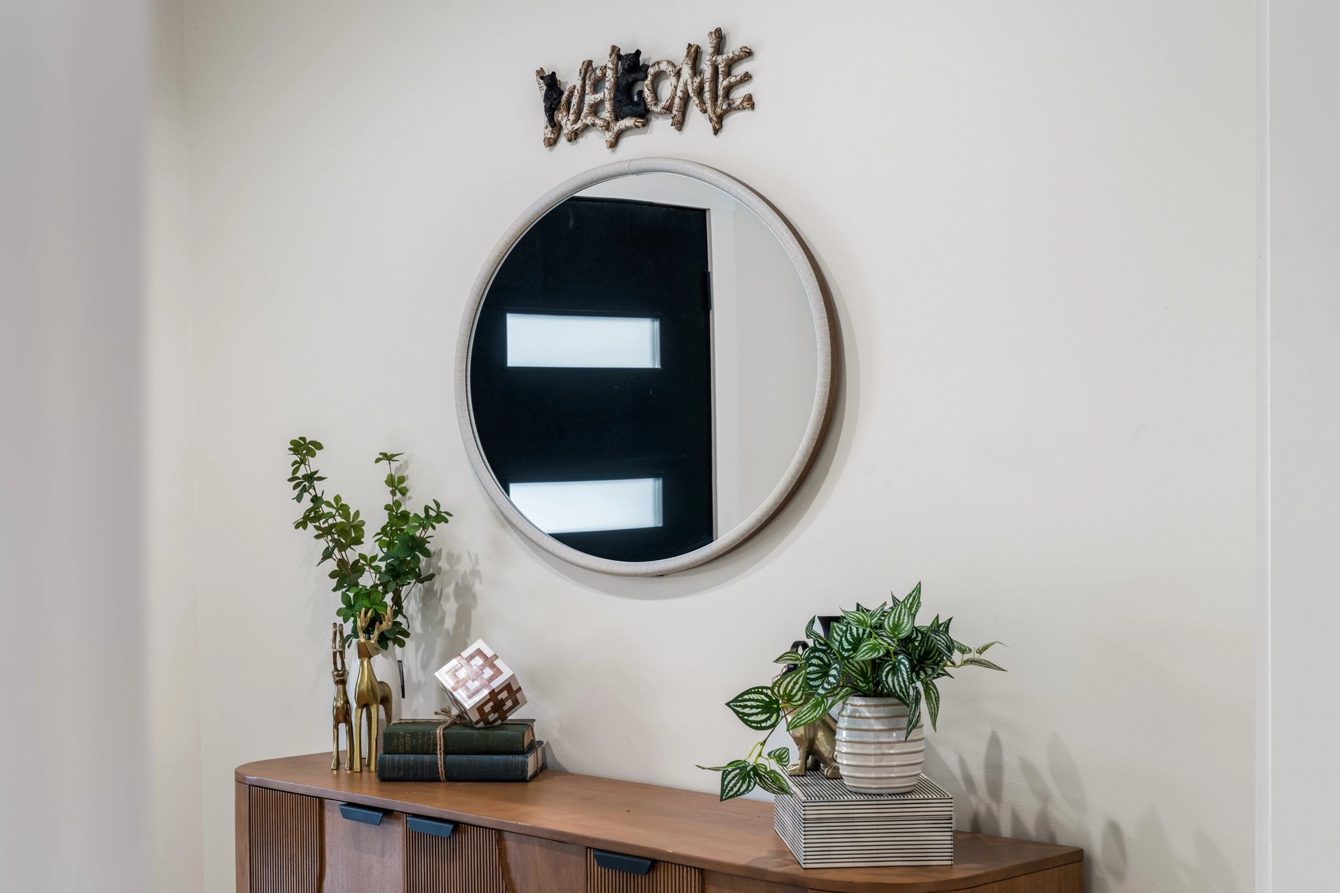 Airbnb Photography: Luxury Lakefront STR Home in Lake Harmony, PA