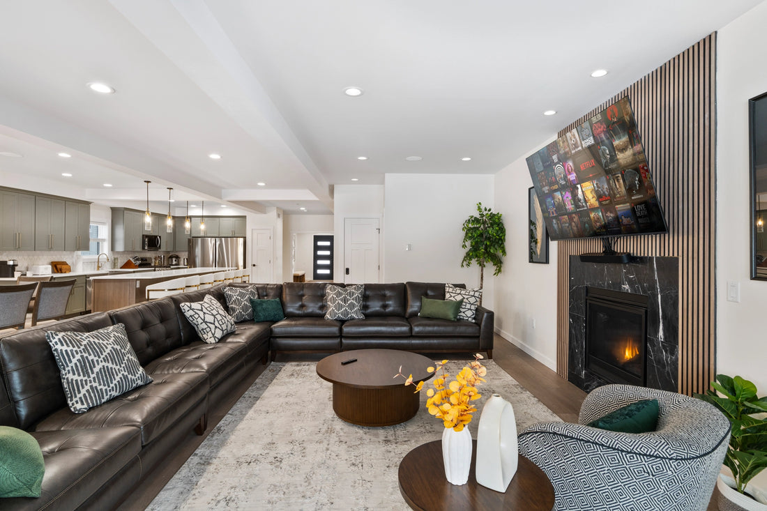 Airbnb Photography: Luxury Lakefront STR Home in Lake Harmony, PA