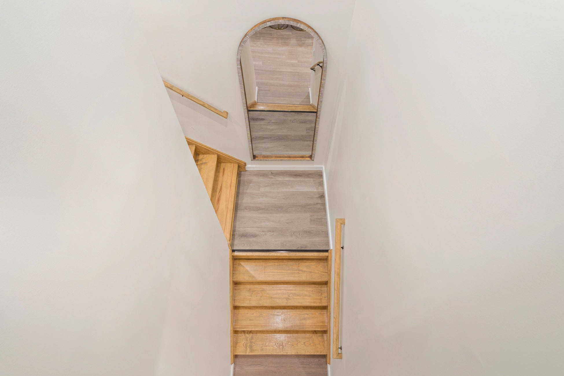 Airbnb Photography: Luxury Lakefront STR Home in Lake Harmony, PA