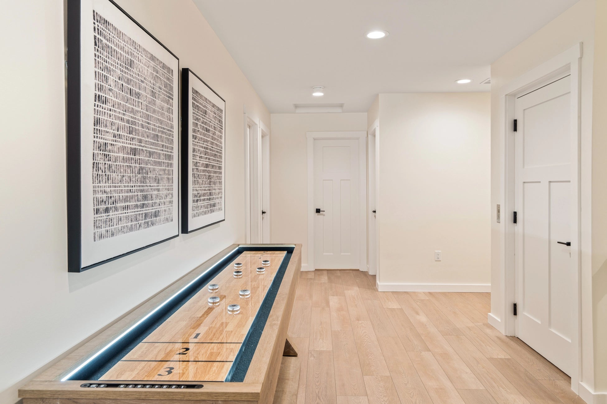 Airbnb Photography: Luxury Lakefront STR Home in Lake Harmony, PA