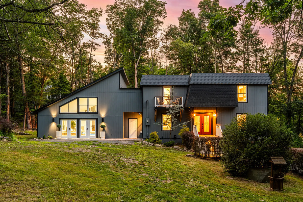 1359-Peterson-Rd-Cresco-18326-airbnb-001-twilight.webp