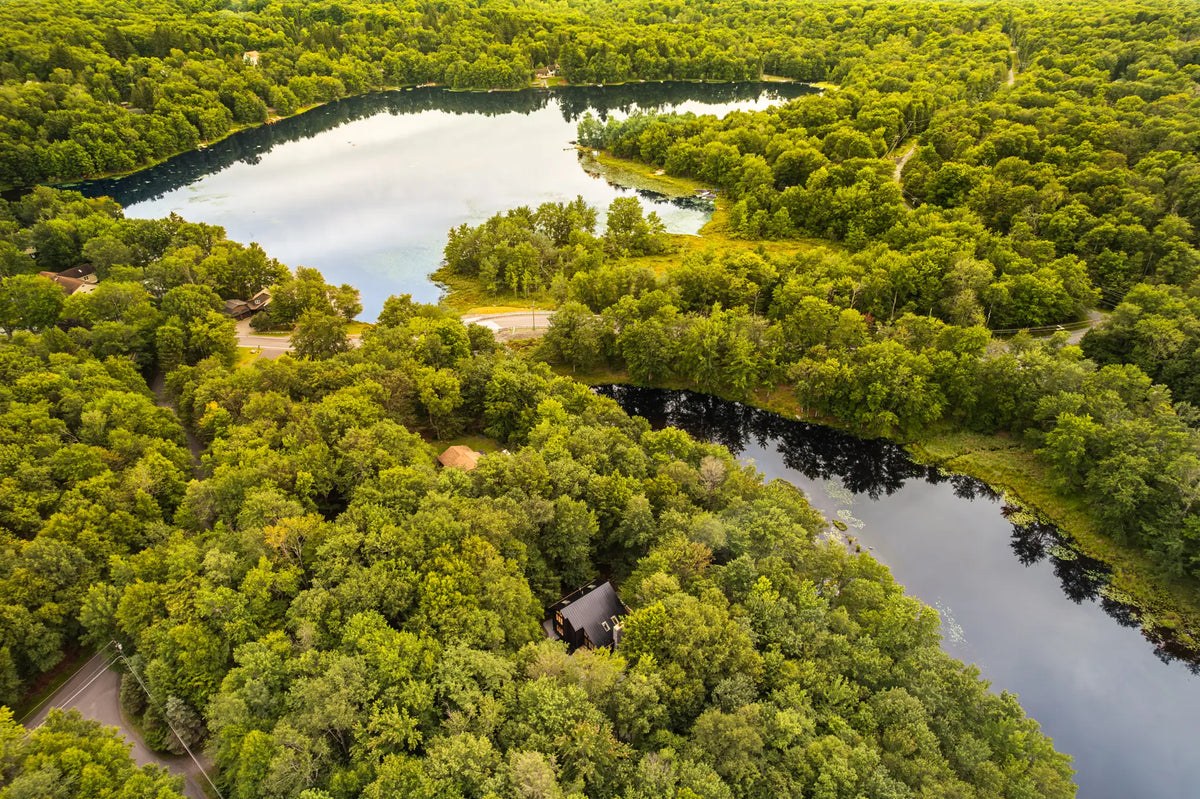 107-Robert-Ln-Gouldsboro-PA-18424-airbnb-015-aerial.webp
