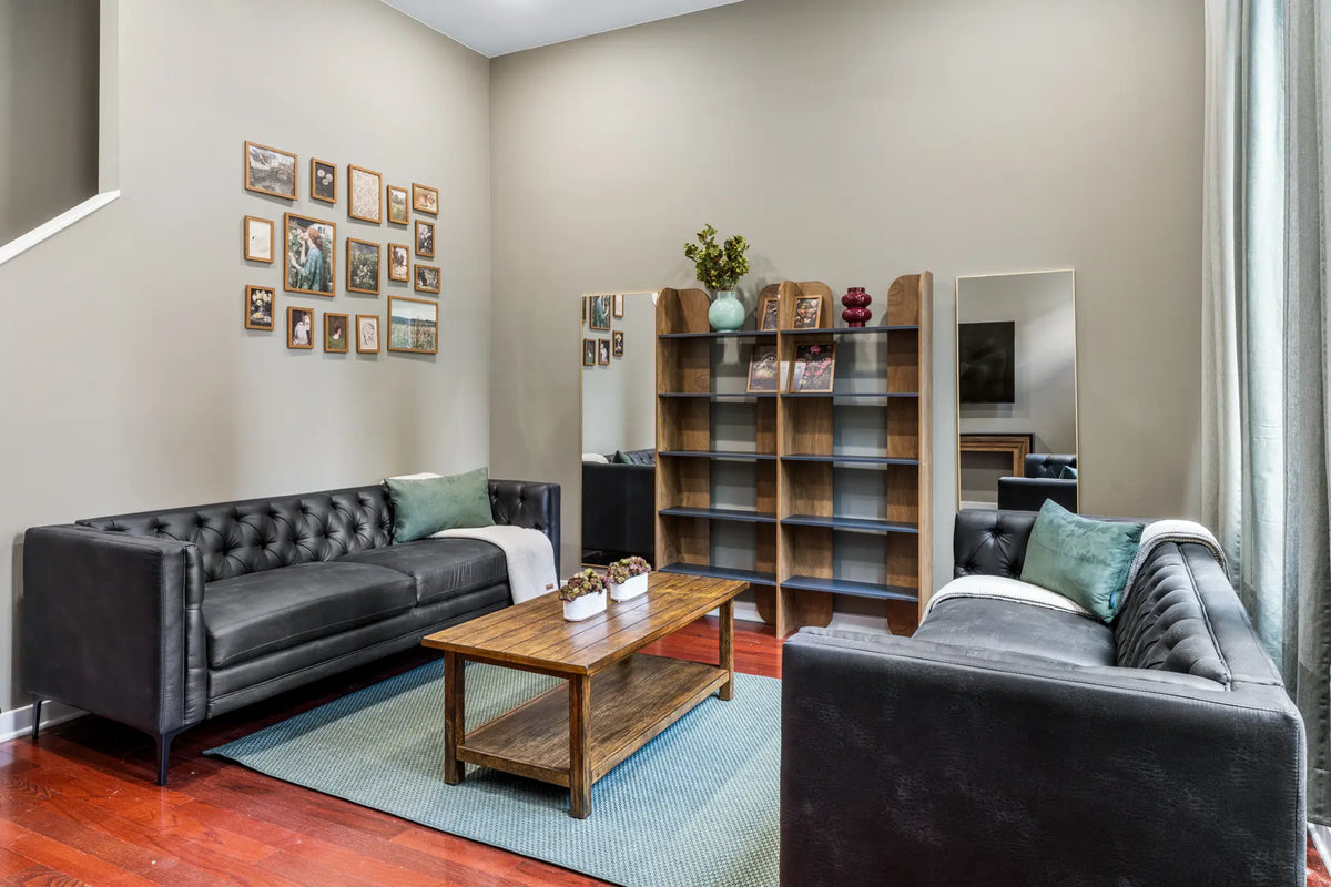 1014-Mt-Vernon-St-Philadelphia-PA-19123-airbnb-006.webp