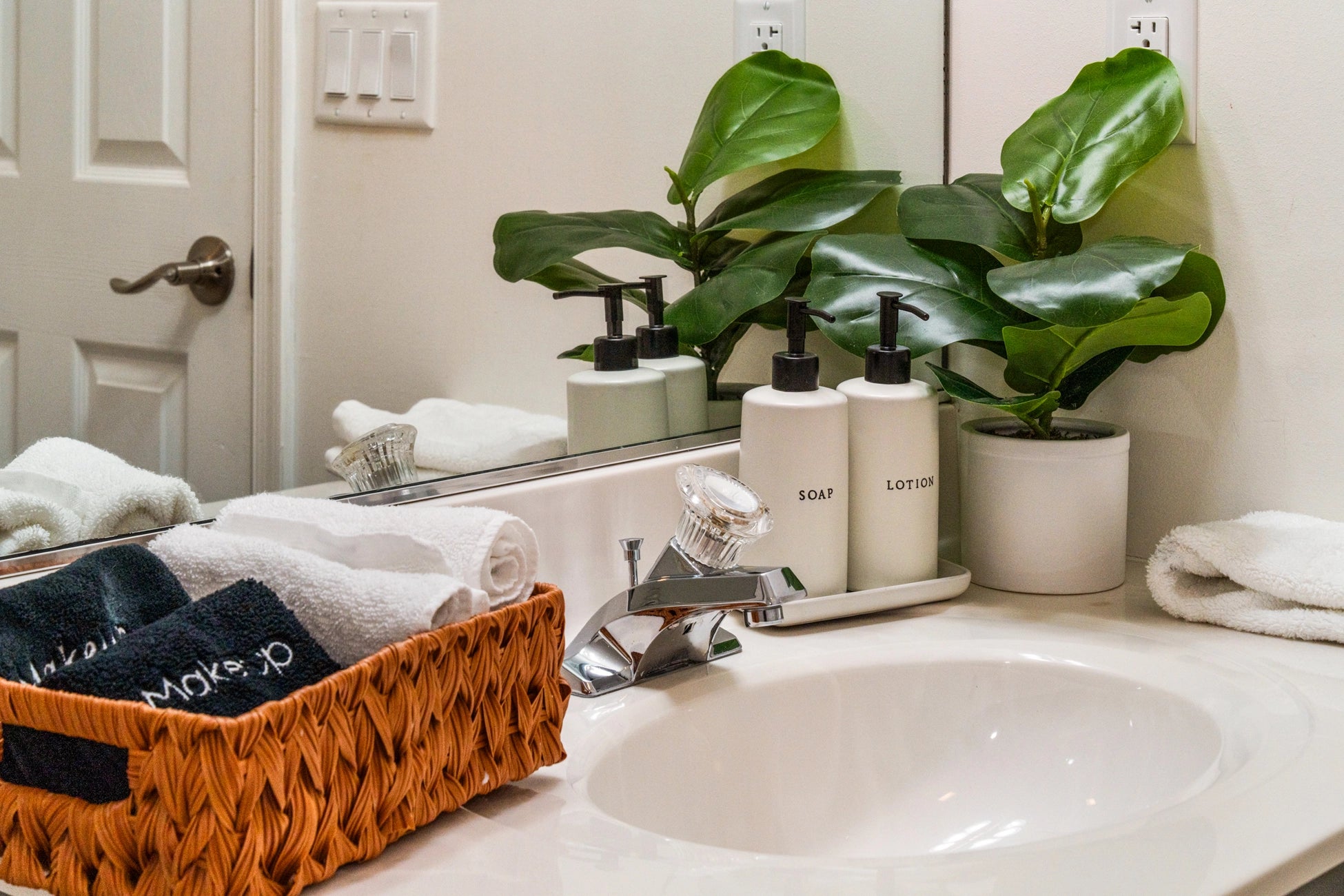 Airbnb Photography in Blakeslee, PA | Cozy Poconos Retreat
