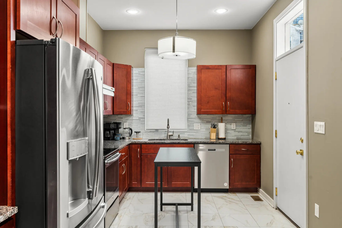 1014-Mt-Vernon-St-Philadelphia-PA-19123-airbnb-020.webp