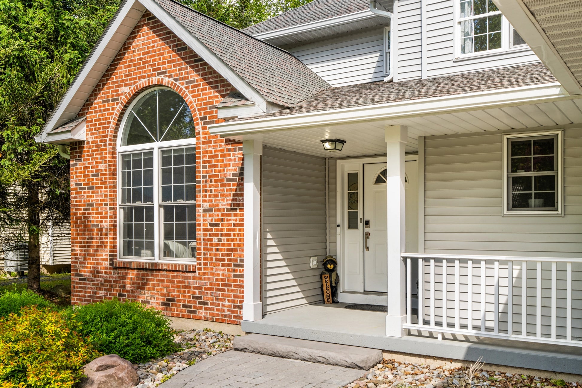 310-Mohansic-Lane-Tobyhanna-PA-18466-airbnb-002.webp