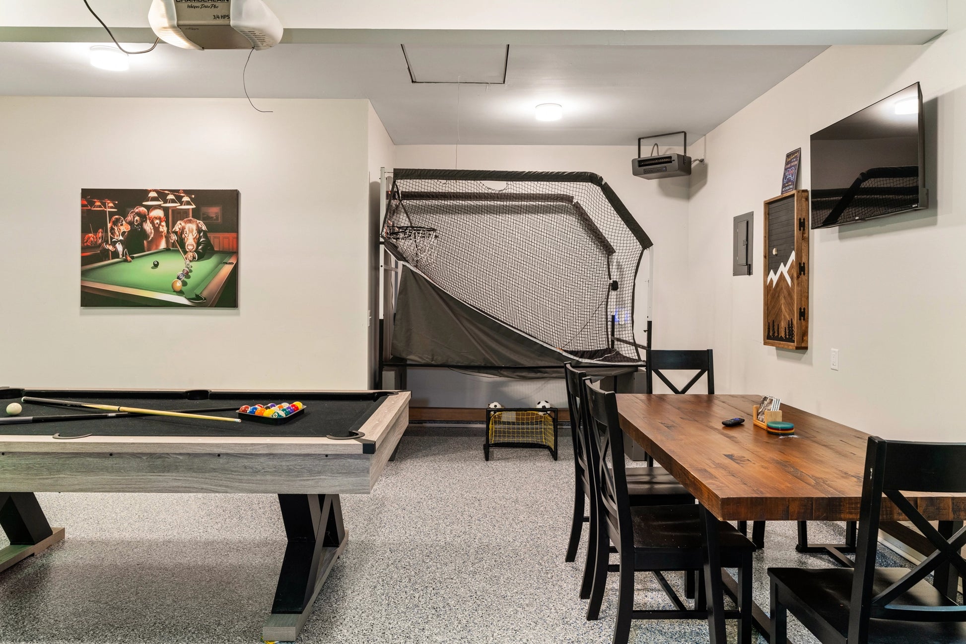 310-Mohansic-Lane-Tobyhanna-PA-18466-airbnb-045.webp