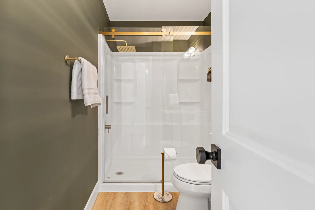 107-Robert-Ln-Gouldsboro-PA-18424-airbnb-069.webp