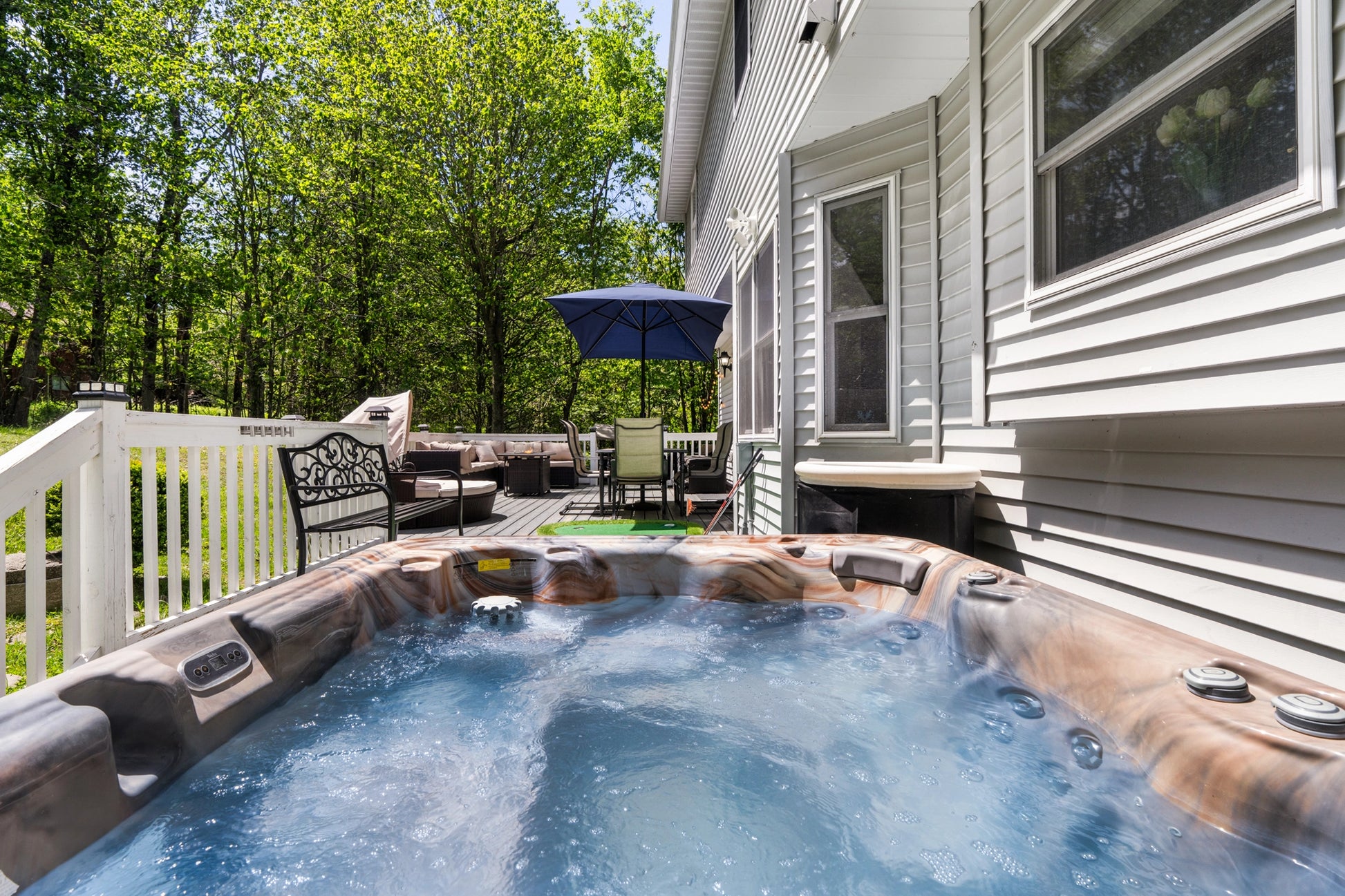 310-Mohansic-Lane-Tobyhanna-PA-18466-airbnb-006.webp