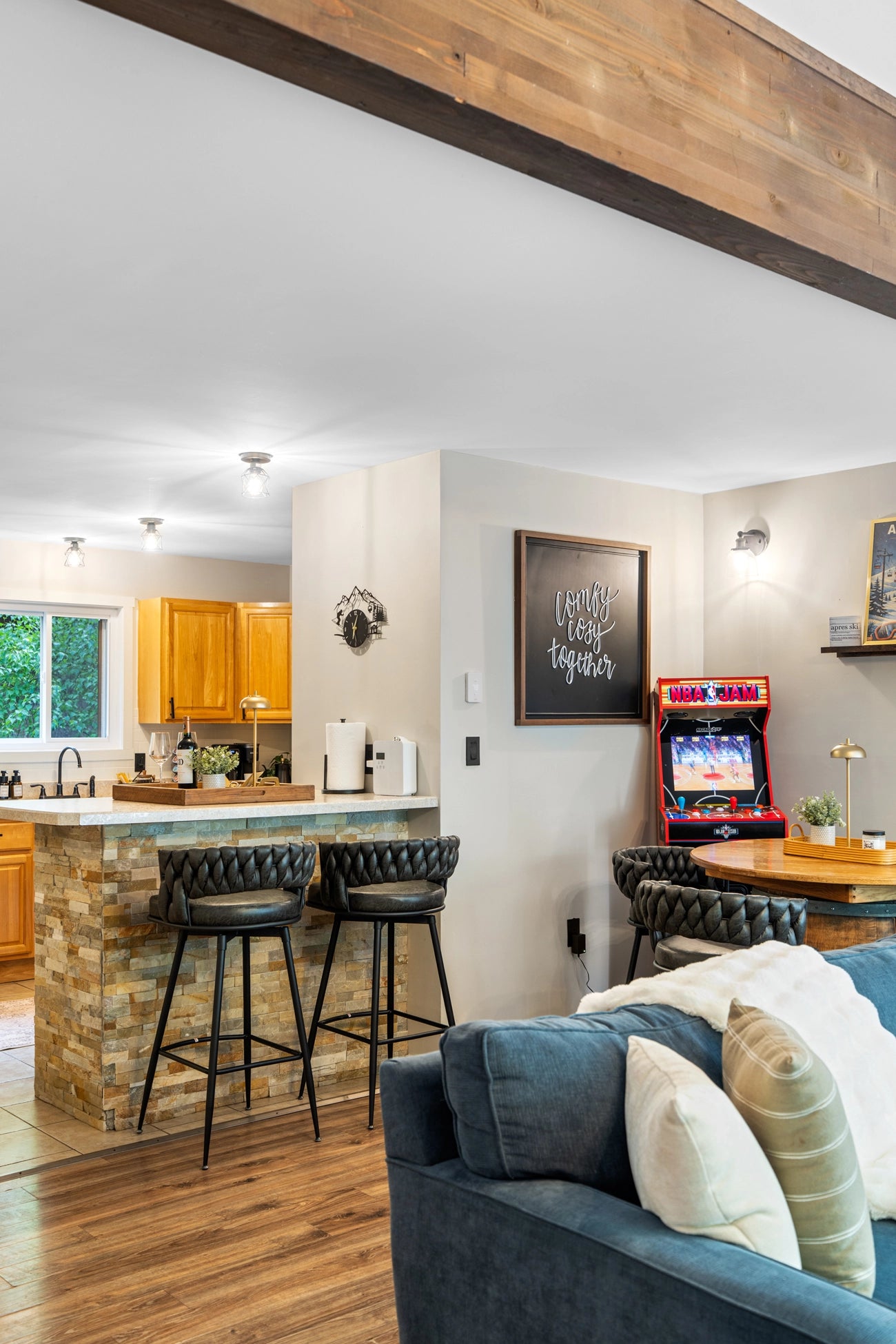 Airbnb Photography in Tannersville, PA | Twilight Deck Retreat