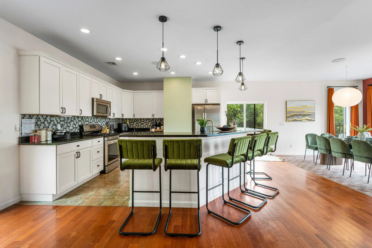 2114-Strawberry-Landing-Long-Pond-PA-18334-airbnb-033.webp