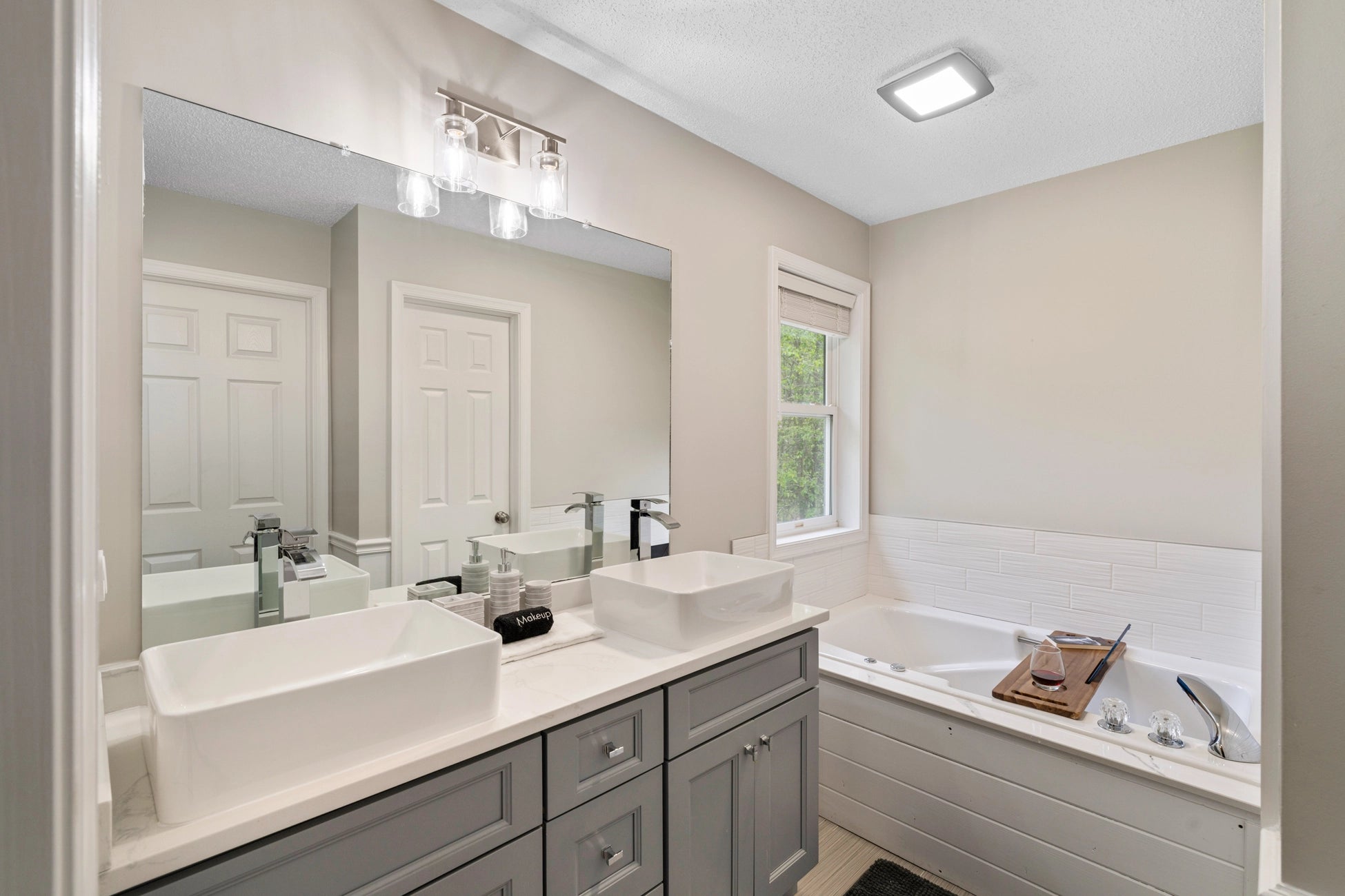 310-Mohansic-Lane-Tobyhanna-PA-18466-airbnb-060.webp