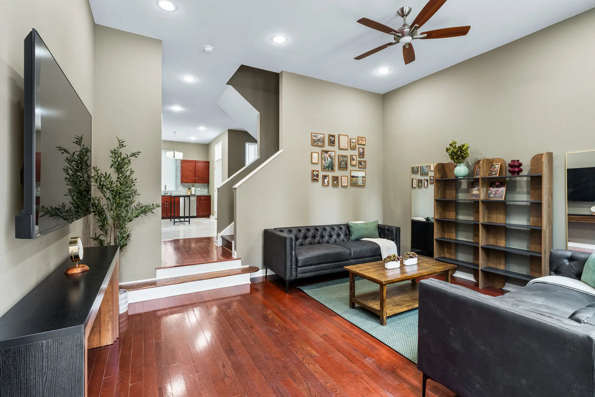 1014-Mt-Vernon-St-Philadelphia-PA-19123-airbnb-005.webp